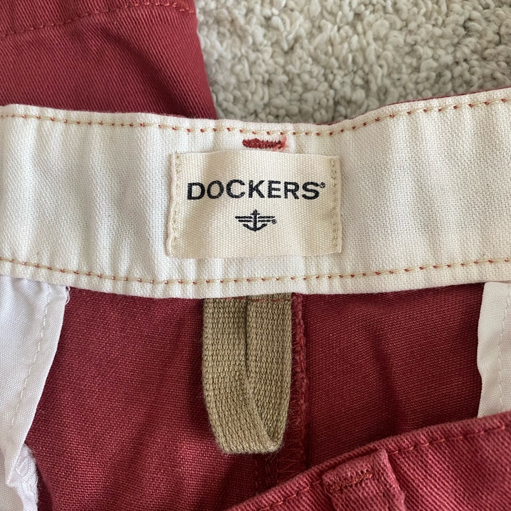 Dockers Men's Flat-Front Shorts in Brick Red - Picture 4 of 7
